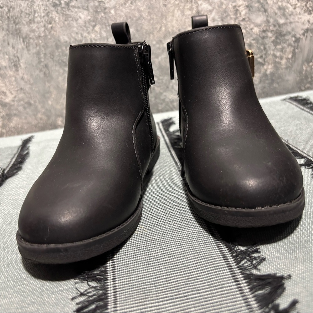 Children’s Place Black Minimalist Ankle Boots with Sturdy Soles - Picture 2 of 12